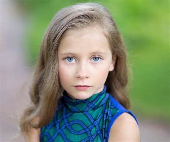 Elliana Walmsley - Age, Family, Bio