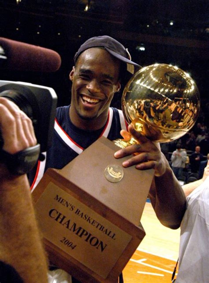 Emeka Okafor Height, Weight, Net Worth, Age, Birthday, Wikipedia, Who, Nationality, Biography