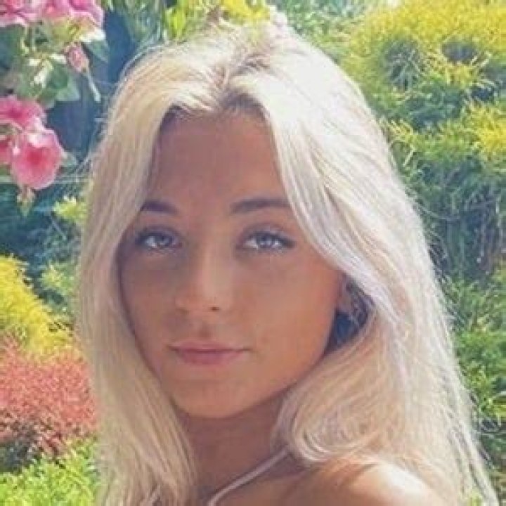 Emelye Ender - Age, Family, Bio