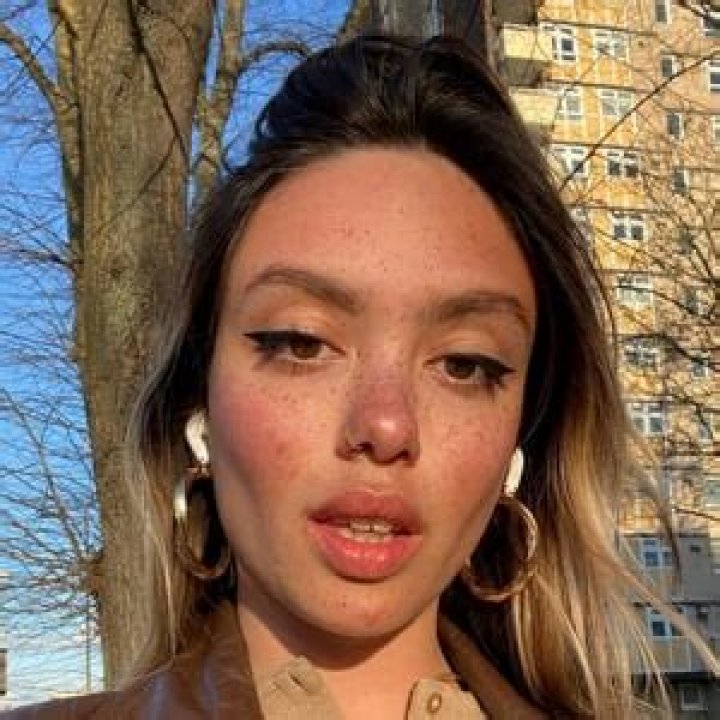 Emily Bador - Age, Family, Bio