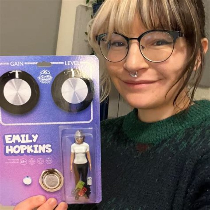 Emily Hopkins - Trivia, Family, Bio