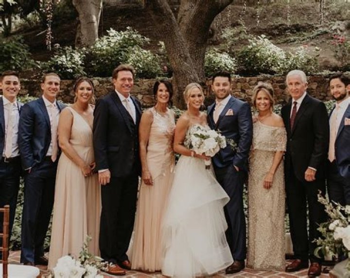 Emily Wilkinson - Age, Family, Bio