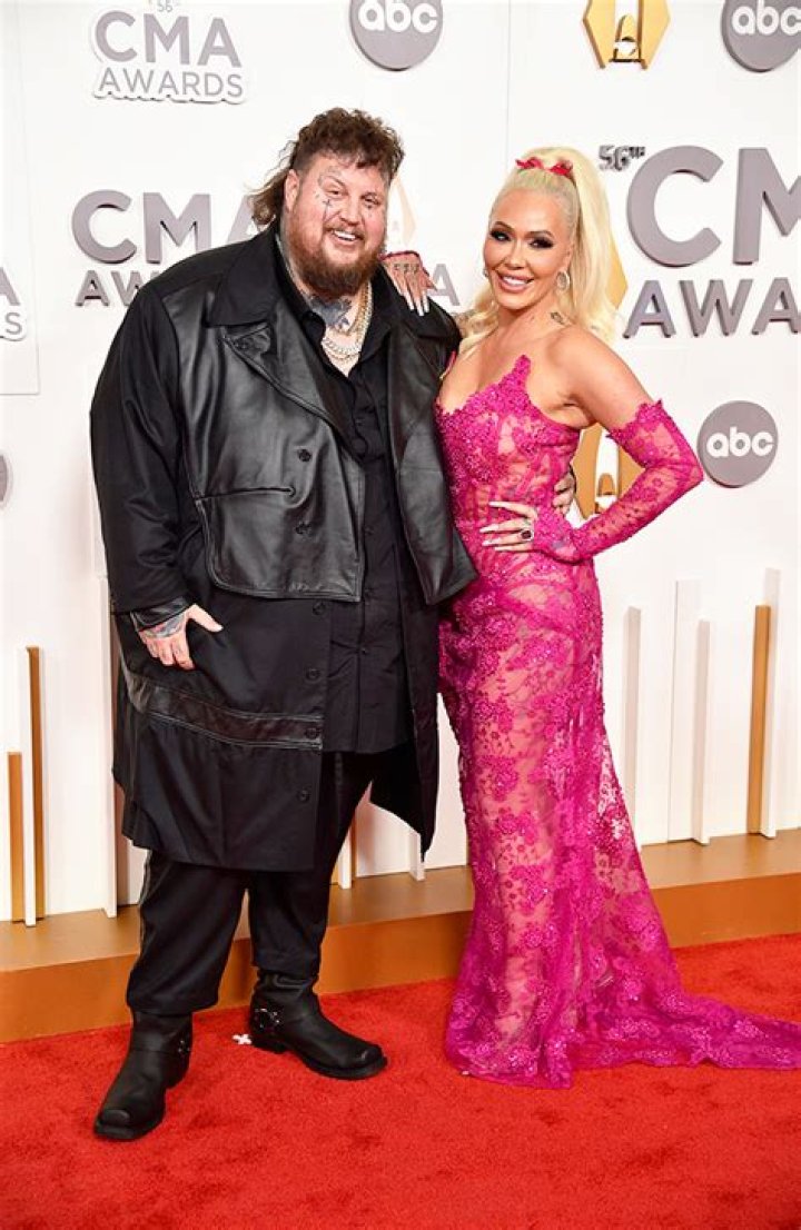 Engagement News! Chris Quinten the former Coronation Street star proposed to his stripper girlfriend Robyn!