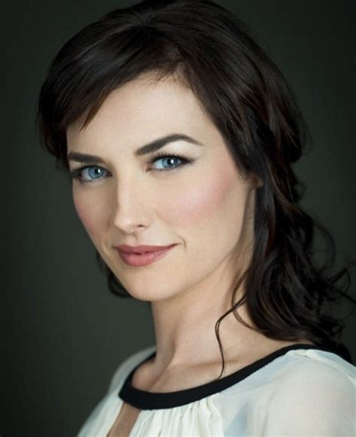 Erica Carroll - Trivia, Family, Bio