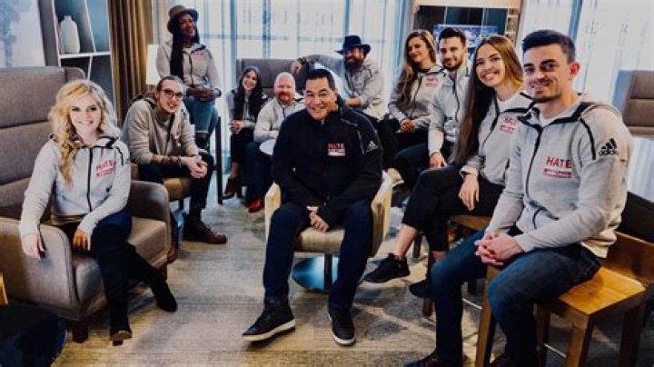 
Esera Tuaolo Height, Weight, Net Worth, Age, Birthday, Wikipedia, Who, Nationality, Biography 