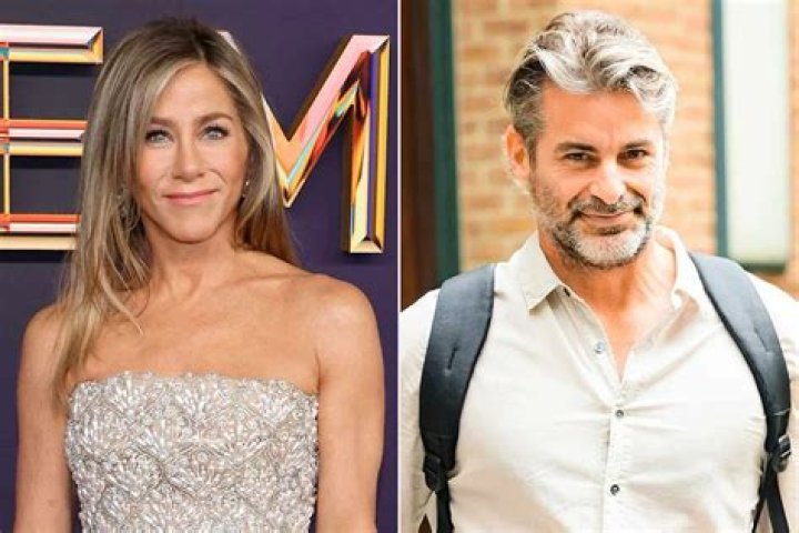 ET: Jennifer Aniston & Brad Pitt ‘talk & have a nice, friendly, cordial relationship’