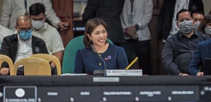 Eva Longoria in on Allure, trying to convince us that she’s not a drama queen