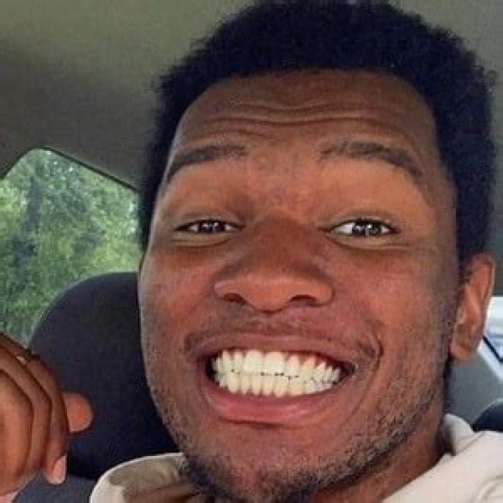 Farod Robinson - Age, Family, Bio