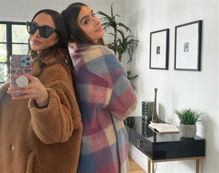 Farrah Aldjufrie Husband – Is She Married To Alex Manos? Parents And Net Worth