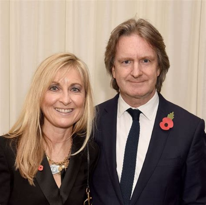 Fiona Phillips - Age, Family, Bio