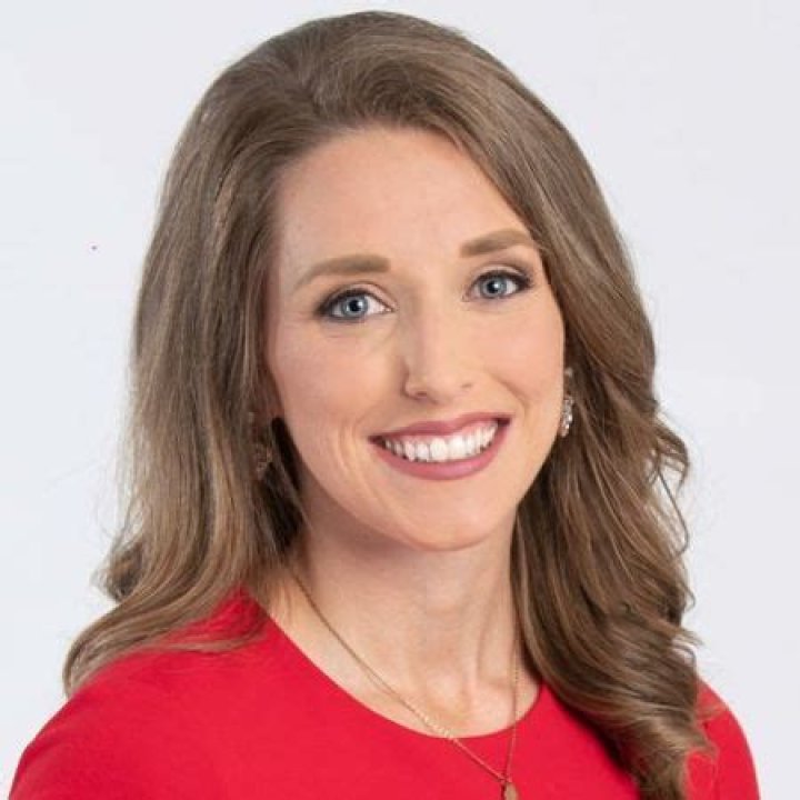 FOX 7 Meteorologist Chelsea Andrews is Happily Married to Her Husband. Know about her husband, Facebook, Age, Fox 7, net worth.