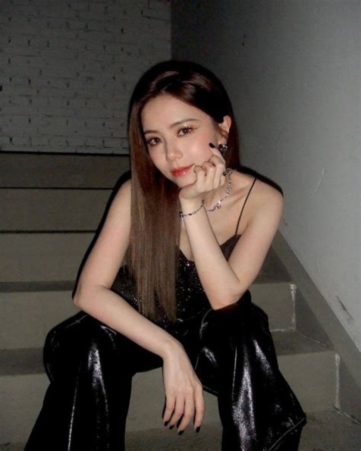 G.E.M. - Age, Family, Bio