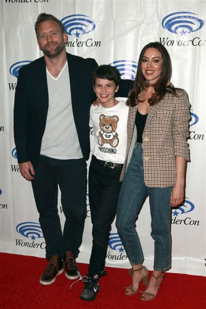 Gabriel Bateman Net Worth - Wiki, Age, Weight and Height, Relationships, Family, and More