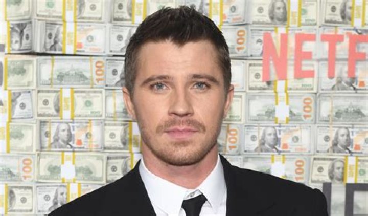 Garrett Hedlund got a DUI in January & had to complete a 30-day rehab program