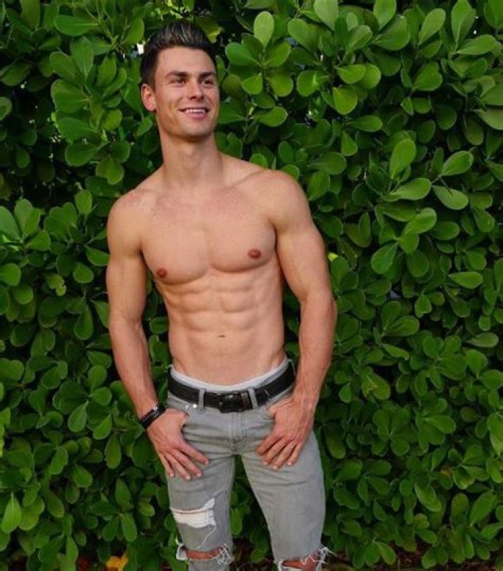 Garrett Miller Bio (Wiki) 