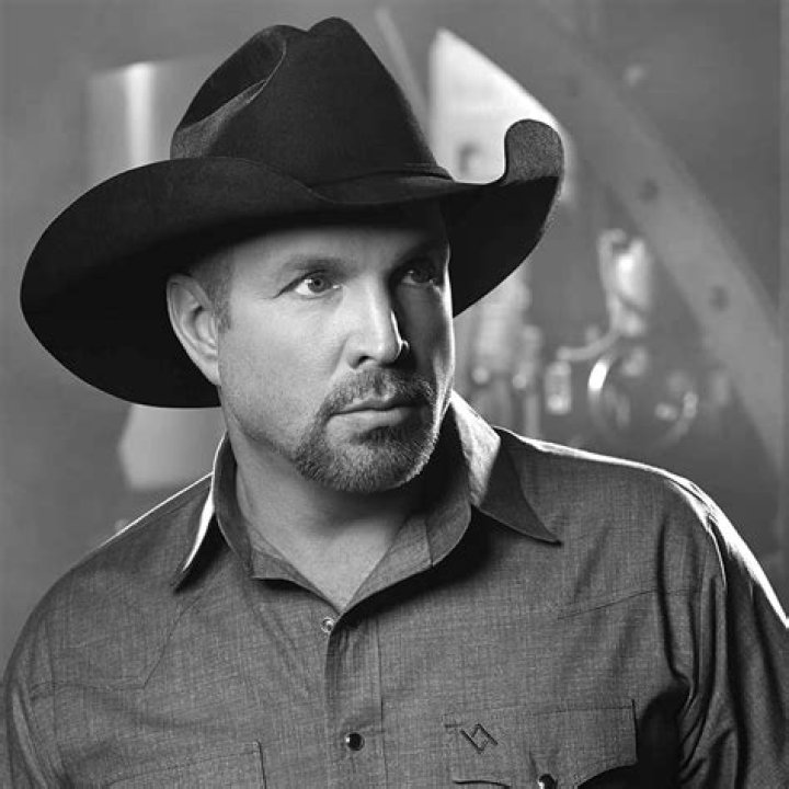 Garth Brooks - Age, Family, Bio