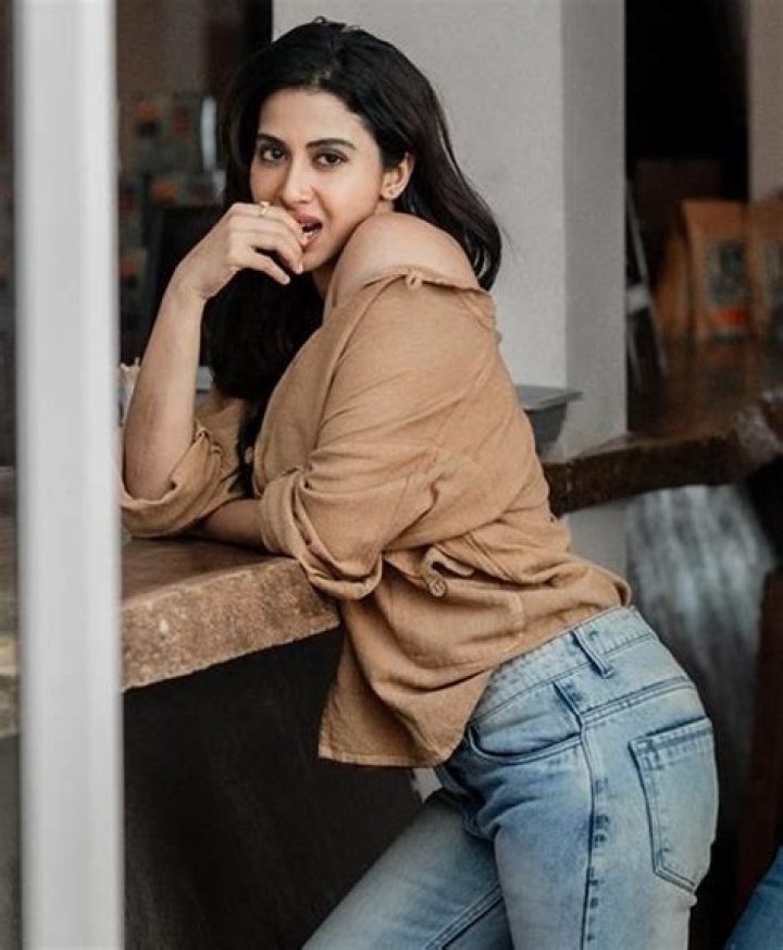 Gayathri Iyer (Urmila Gayathri) Height, Weight, Net Worth, Age, Birthday, Wikipedia, Who, Instagram, Biography