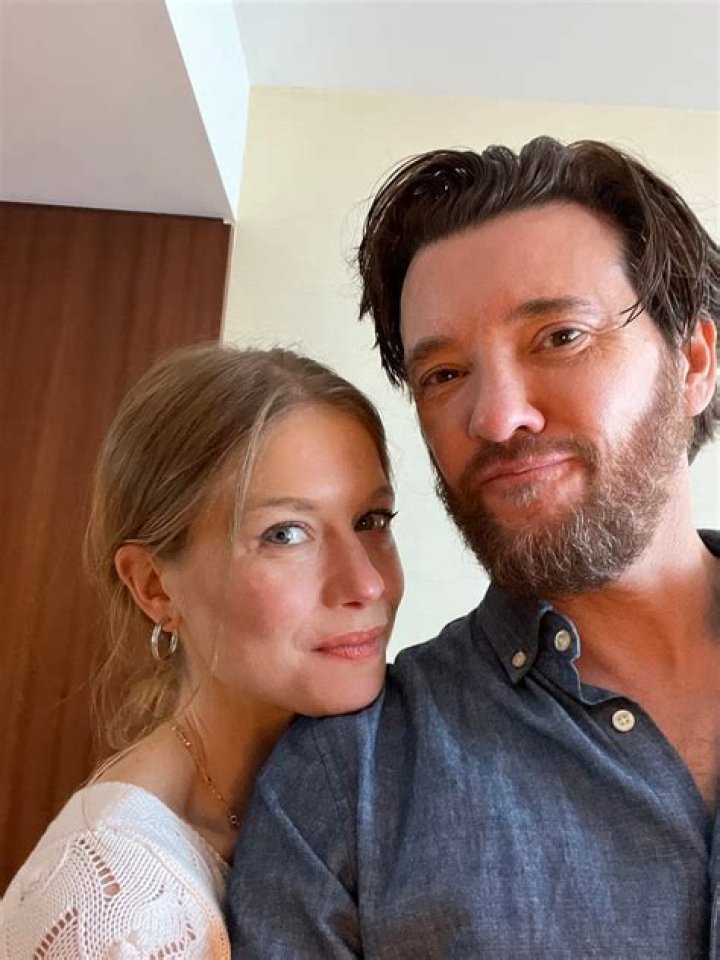 Genevieve Angelson Boyfriend 2022 Is The Afterparty Actress Married or Dating Someone?