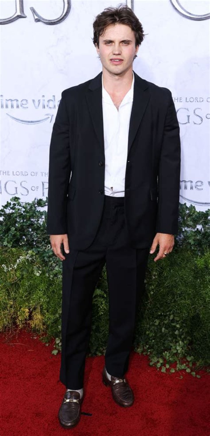 George Sear Height, Weight, Net Worth, Age, Birthday, Wikipedia, Who, Instagram, Biography