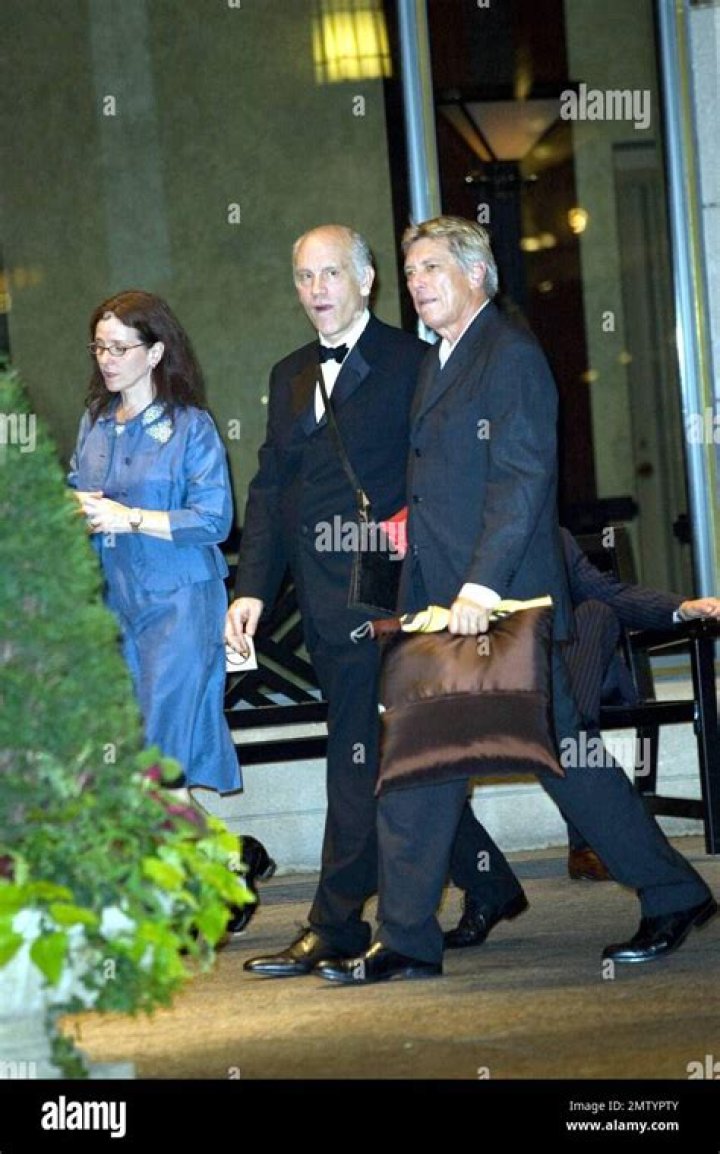 Gerard Butler & Ralph Fiennes bring the homoerotic hotness to Berlin