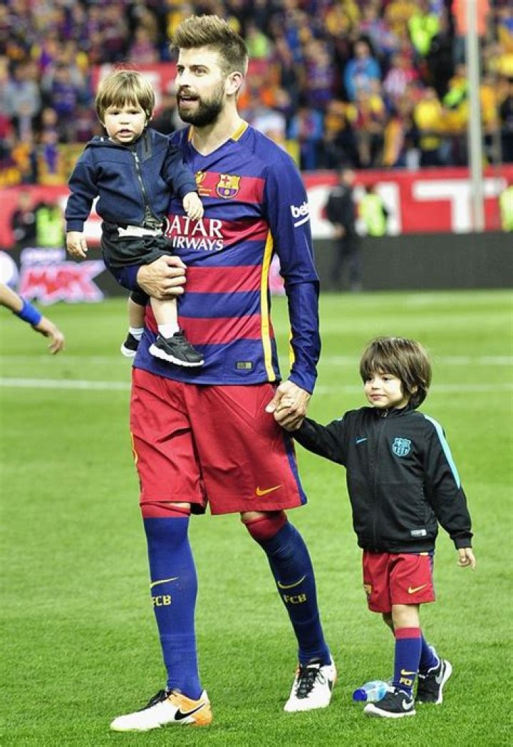 Gerard Piqué Net Worth - Wiki, Age, Weight and Height, Relationships, Family, and More