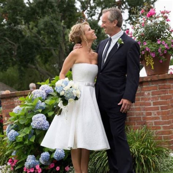 Get the Scoop on Cheryl Hines Wedding Gown