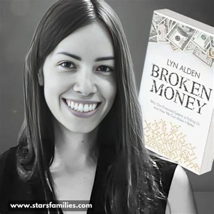 Ginger Alden - Age, Family, Bio