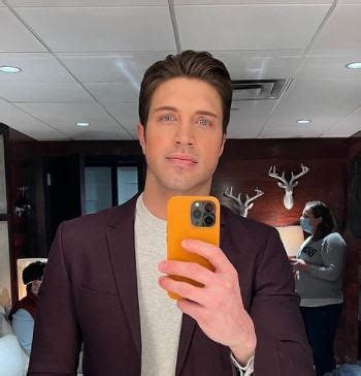 Gio Benitez, Bio, Career, Early life, Salary, Affairs, Rumors, Husband, Net worth, Journalist