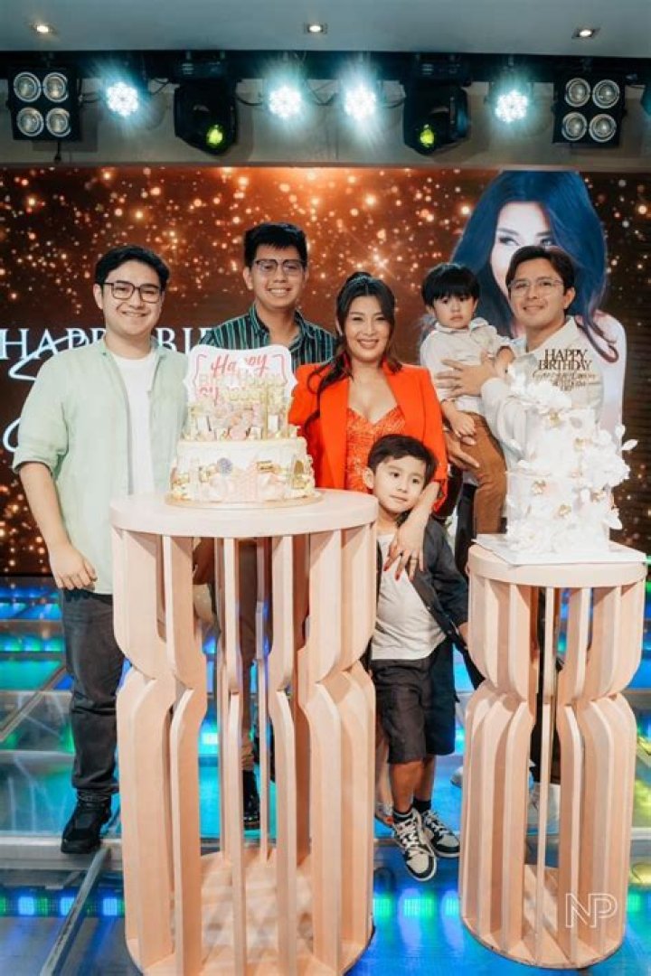 Glenn Garcia - Age, Family, Bio