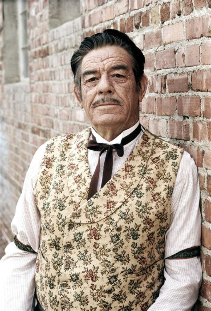 Glenn Strange - Trivia, Family, Bio