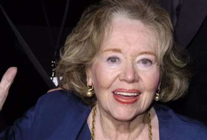 Glynis Johns Height, Weight, Net Worth, Age, Birthday, Wikipedia, Who, Instagram, Biography