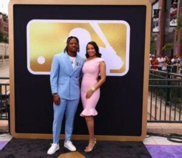 
Gregory Soto Wife Raengel Solis Is A Weather Anchor 