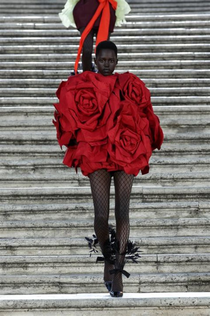 Gwyneth Paltrow in pink Valentino at the Met Gala: boring & disappointing?