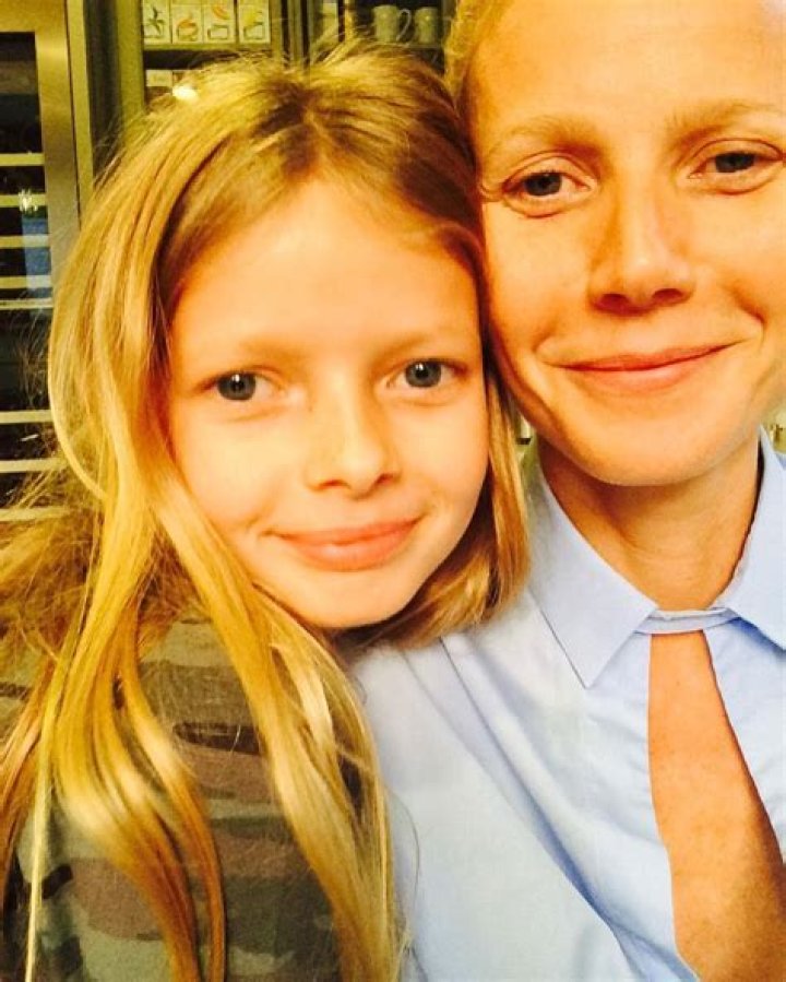 Gwyneth Paltrow Thinks Sending her Daughter Apple off to College is Like Giving Birth!