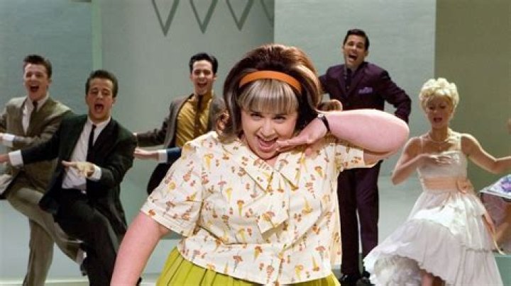 	Hairspray’s Nikki Blonsky is working part time in a shoe store	
