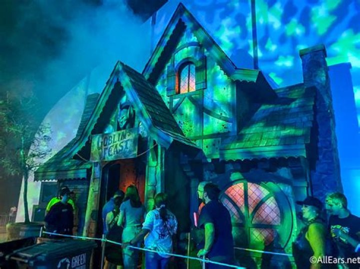 
Halloween Horror Nights: Inside Universal Orlando’s 2022 Event and Its New Weeknd-Themed House 