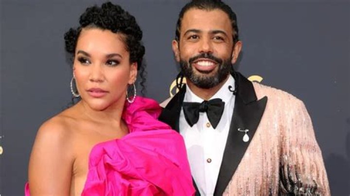 Hamilton cast Daveed Diggs is dating his girlfriend Emmy Raver-Lapman.