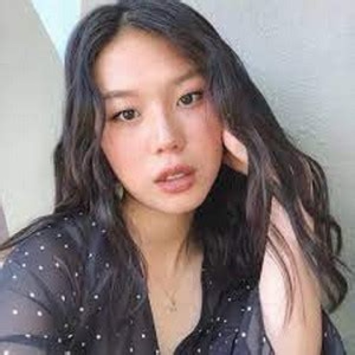 Hana Lee - Age, Family, Bio