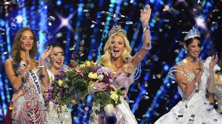 Heidi Montag’s embarrassing Miss Universe performance