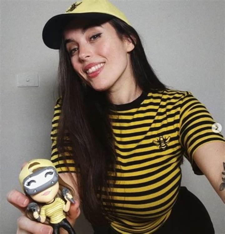 HeyImBee - Age, Family, Bio