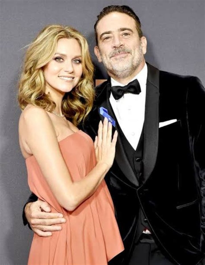 Hilarie Burton Height - CelebsHeight.org