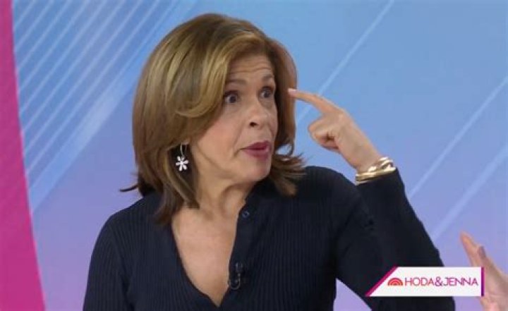 Hoda Kotb got a contact stuck in her eye live on air