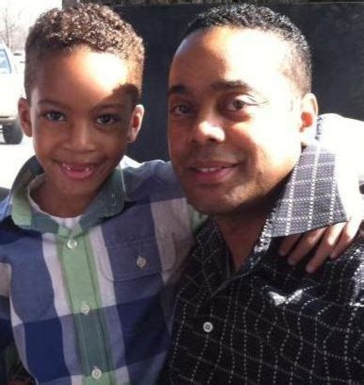 Hollis Johnson - Age, Family, Bio