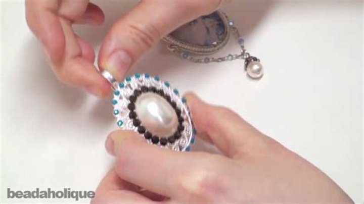 How do you turn a pendant into a pin?