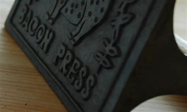 How do you use a bacon press?