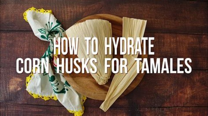 How long do corn husks need to soak for tamales?
