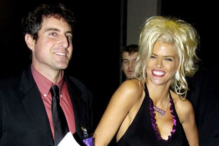 Howard K. Stern delays all the legal proceedings possible