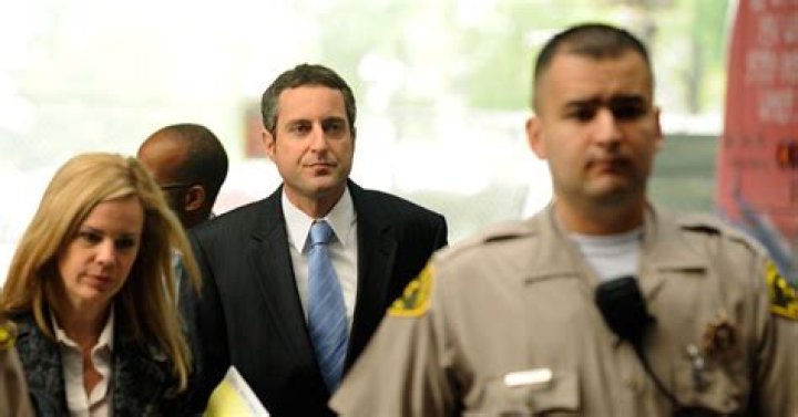 Howard K Stern talks about death photo of Daniel, still lives in squatter mansion