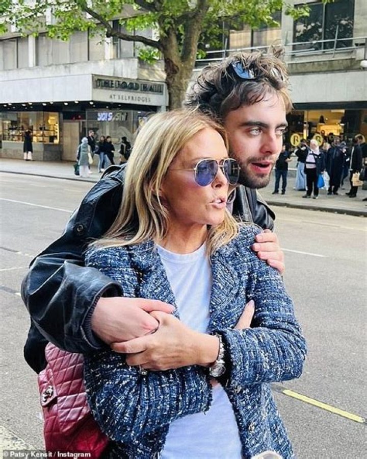 ‘I said Yes’! EastEnders star Patsy Kensit reveals her engagement to her millionaire property tycoon boyfriend, Patric Cassidy