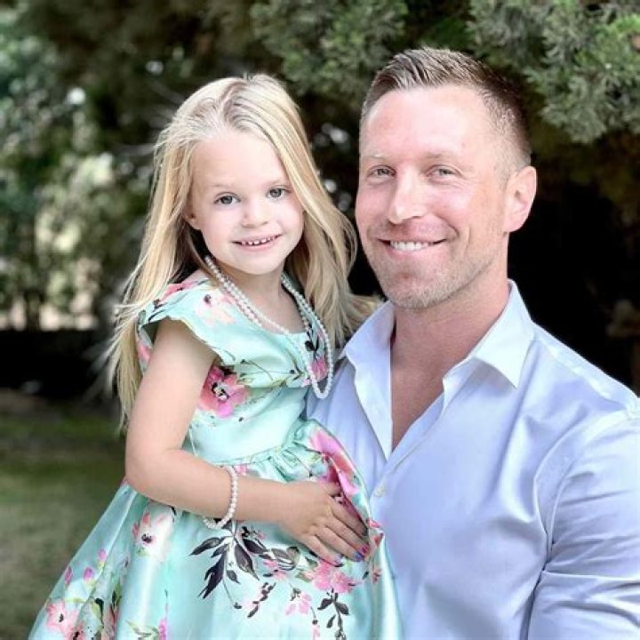 Insight on Monroe Christine Lewis, Jeff Lewis’s Surrogate Daughter! Who will take her custody?